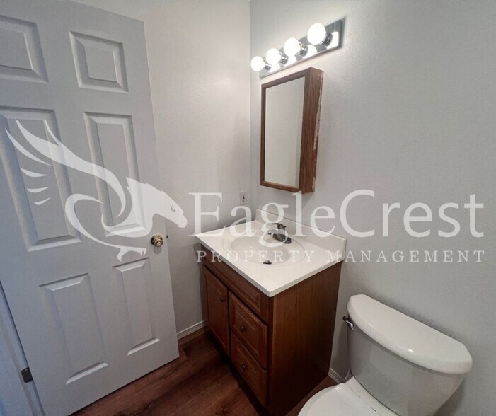 Building Photo - 706/708SCollege