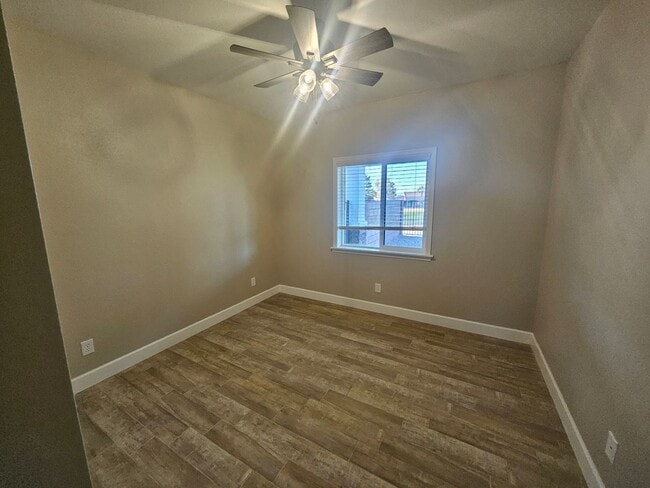 Building Photo - 3 Bedroom Home in Desert Lakes on the Golf Course