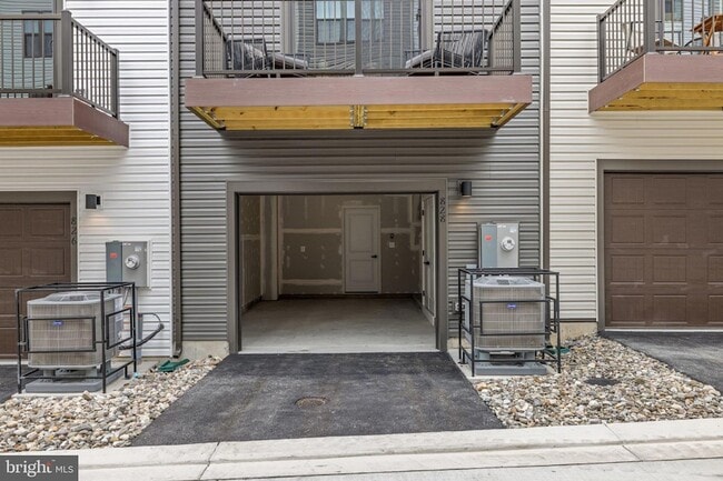 Building Photo - 828 Watts St