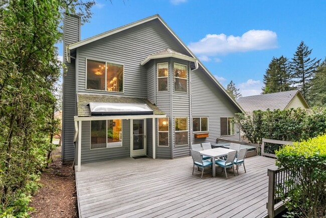 Building Photo - Private Retreat Backing to Trails in the Heart of Lake Oswego