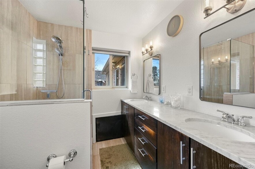 Bathroom 2 (Main) - 2576 Krameria St