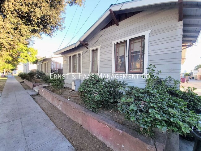 Primary Photo - Charming 1 Bedroom Bungalow Apartment in C...