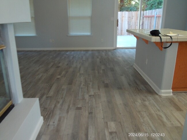 Building Photo - 1007 Mariposa Dr