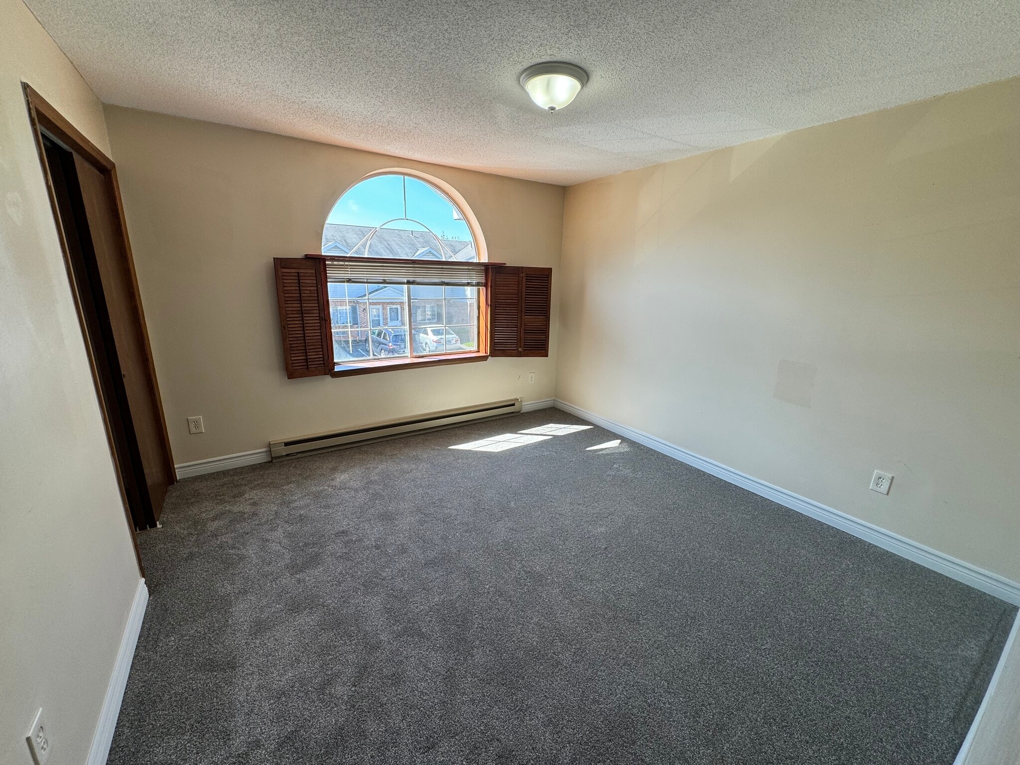 Building Photo - 975 Meriden Rd