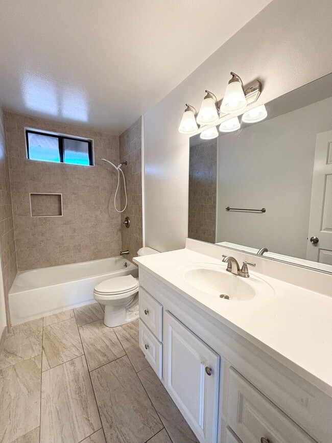 Building Photo - W807