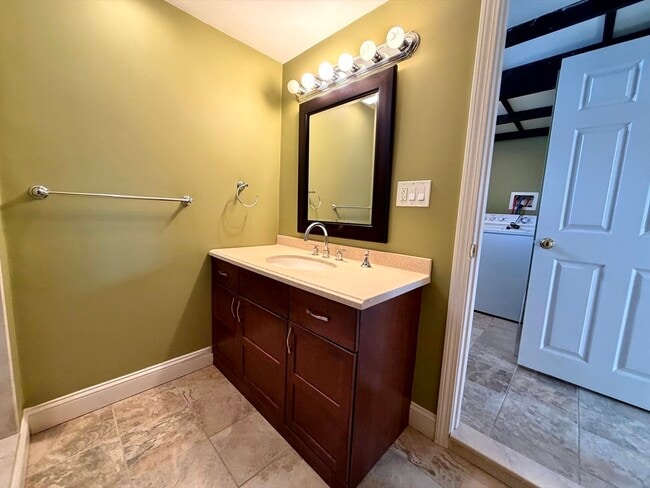 Building Photo - 31 Oakley Rd