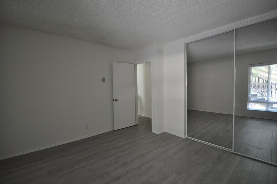 Building Photo - 4936 Whitsett Ave
