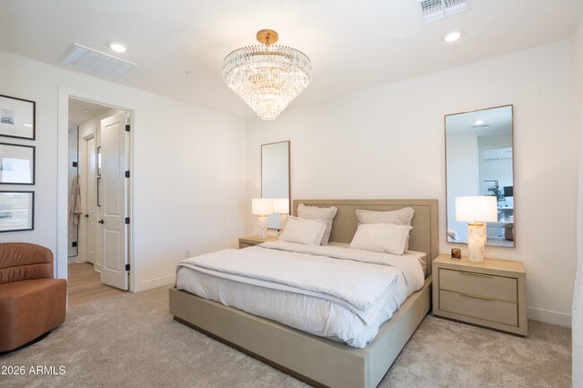 Building Photo - 2121 W Sonoran Desert Dr