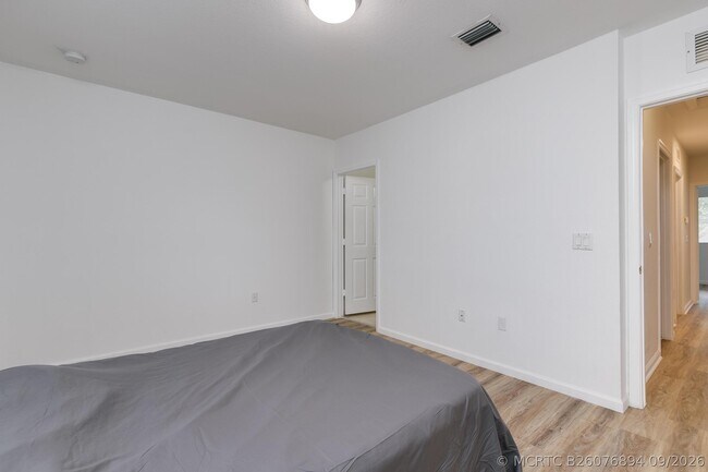 Building Photo - 2830 SW 82nd Ave