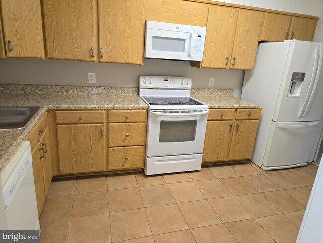 Primary Photo - 5501 Seminary Rd