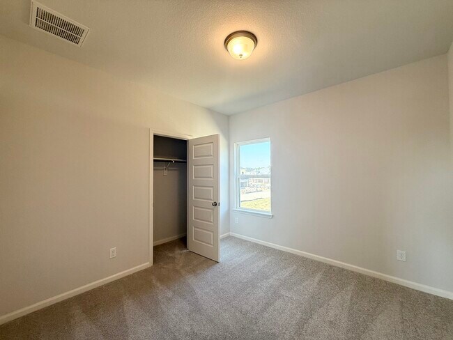 Building Photo - 15455 Foresail Ln