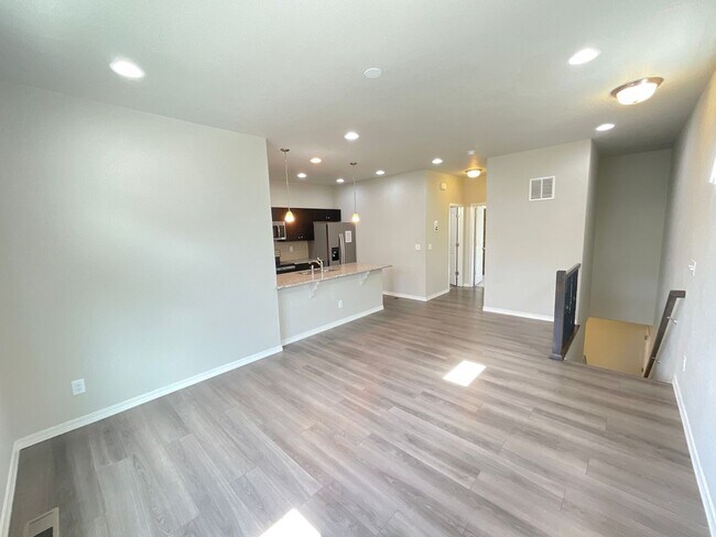 Building Photo - 2 Bedroom Home Available Near S Union Blvd & Martin Luther Kings Jr Bypass!