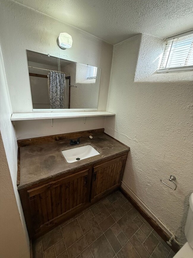 Building Photo - 227 W 14th St