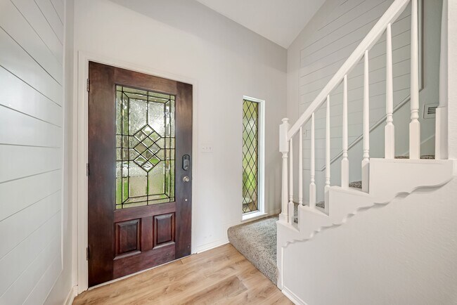 Building Photo - 16326 Heatherdale Dr
