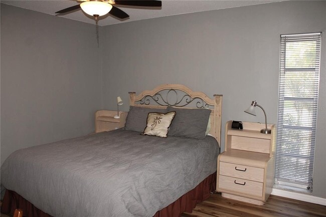 Building Photo - 5062 Live Oak Cir