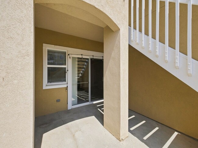 Building Photo - Bright & Inviting 1st Floor Condo for Rent!