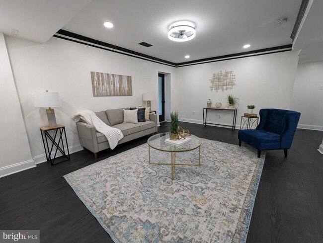 Building Photo - 2208 Wakefield St