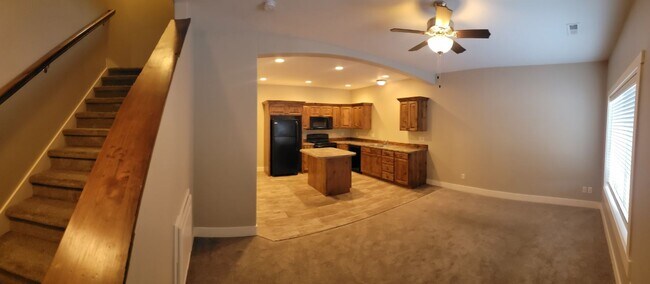 Building Photo - Fra-565