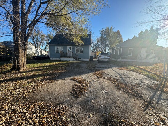 Building Photo - 3-Bedroom Home with Oversized 2-Car Garage...