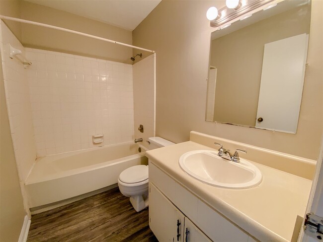 Building Photo - 1445 Willow Bend Way