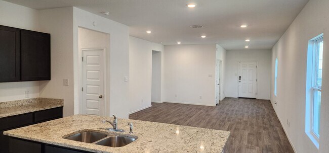 Building Photo - 4150 Admirals Bnd