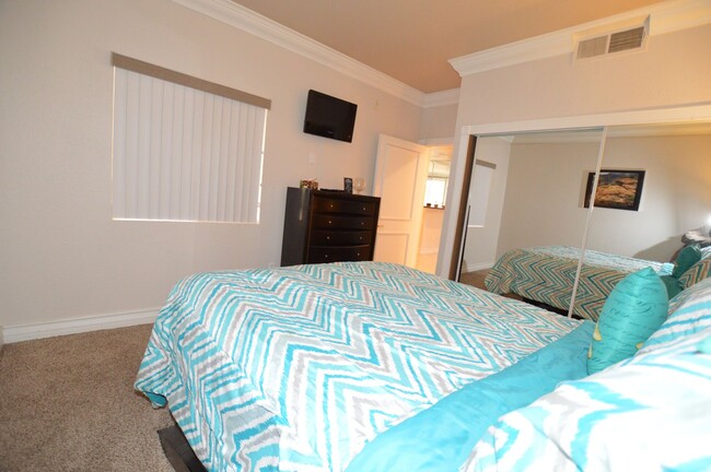 Building Photo - Beautiful 2 Bedroom | 2 Bathroom Furnished...