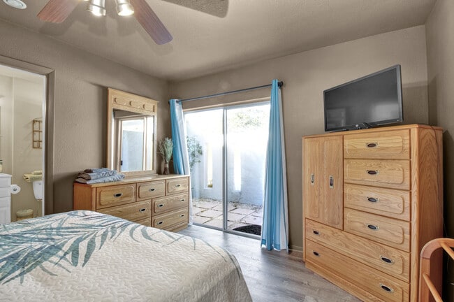 Building Photo - 4274 Gillot Blvd