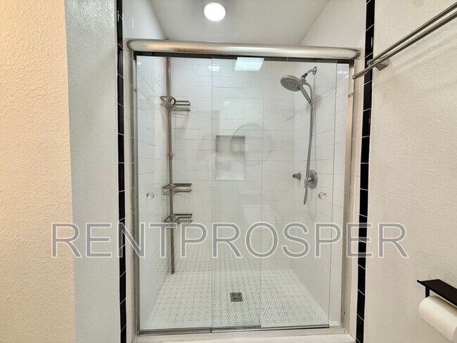 Building Photo - 207 James Dr