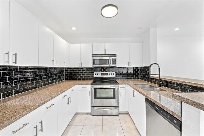 Building Photo - 7359 Cypress Dr