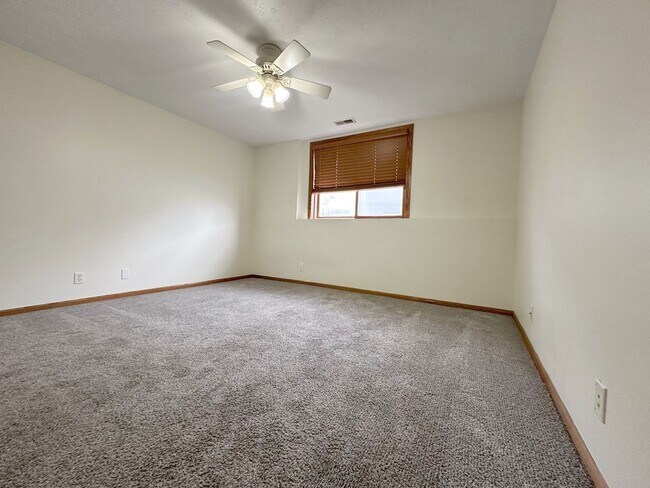 Building Photo - 8621 Lavender Cir