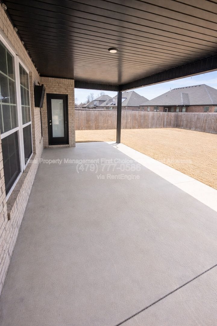 Building Photo - 431 Linda Ln