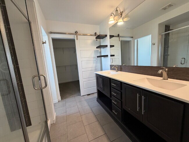 Building Photo - Georgous Three Bedroom Home in Reunion with Private Office, Loft & Chef’s Kitchen!