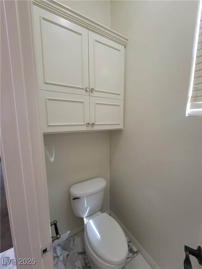 Building Photo - 9338 Wilderness Glen Ave