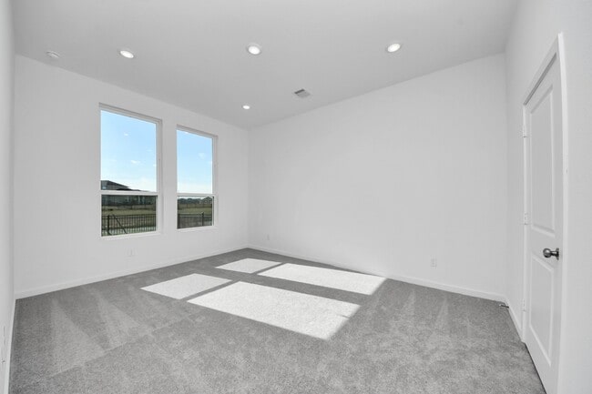 Building Photo - 27111 Blue Pool Dr