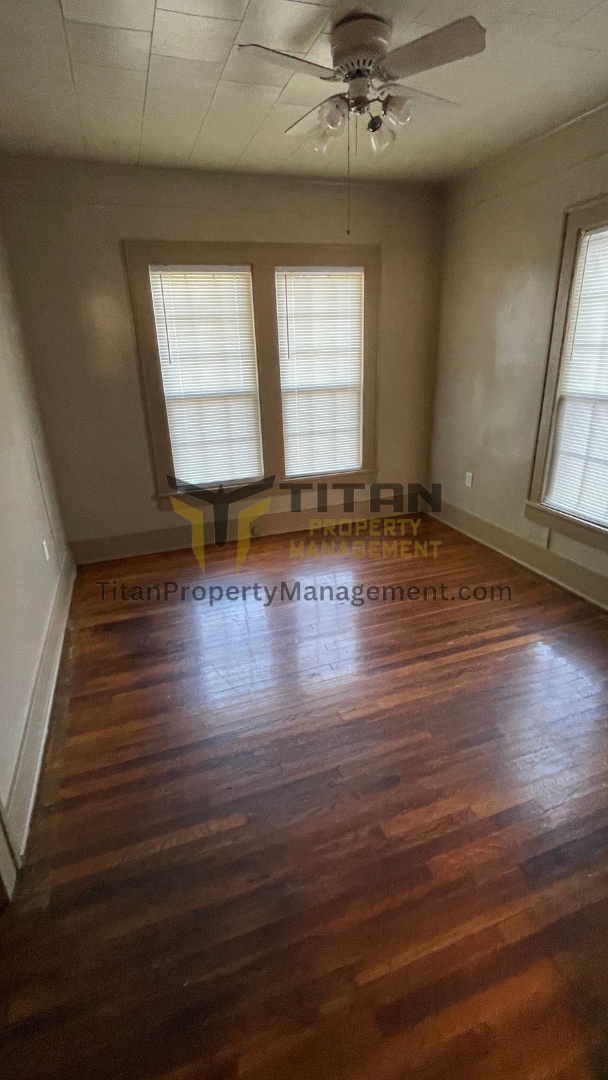 Building Photo - 2Bed/1Bath House