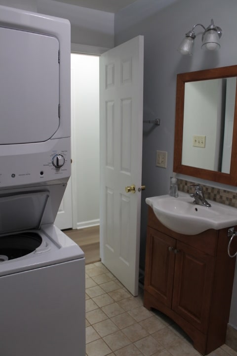2nd Bath - 553 Gordon Rd