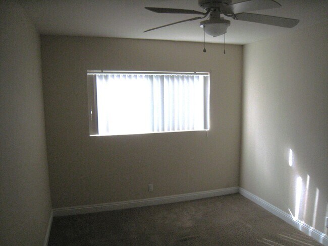 Building Photo - Affordable Two Bedroom Condo in a Great Location