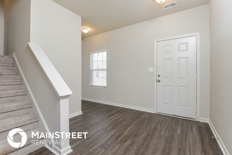 Building Photo - 65 Homestead Ln