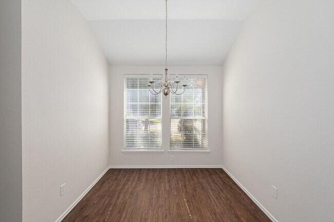 Building Photo - 1329 Missouri St