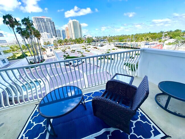 Building Photo - 1 Las Olas Cir