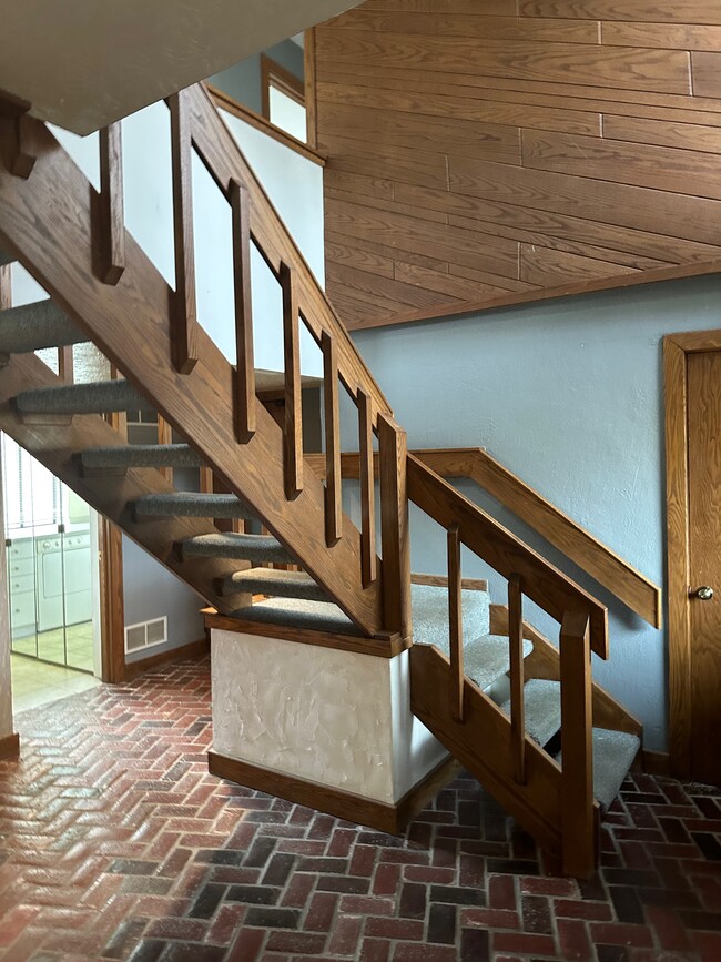 Building Photo - 6311 Saint Andrews Dr