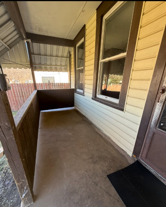 Building Photo - Charleroi, PA-2 Bedroom, 1 Bath