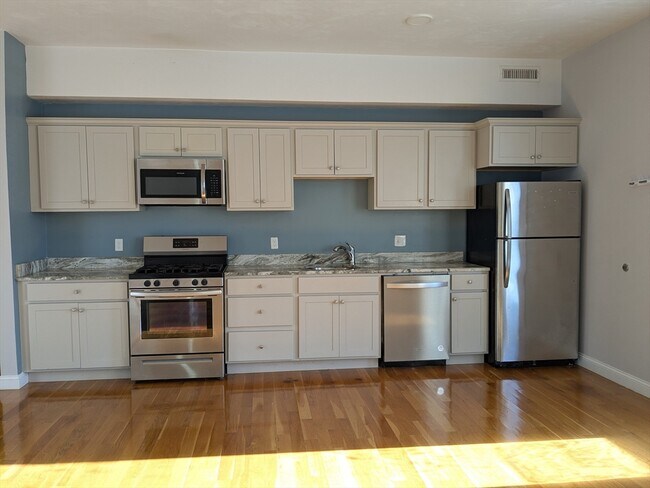 Building Photo - 8 Banton St