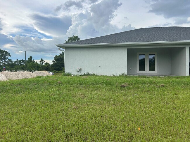 Building Photo - 1110 Augusta St E