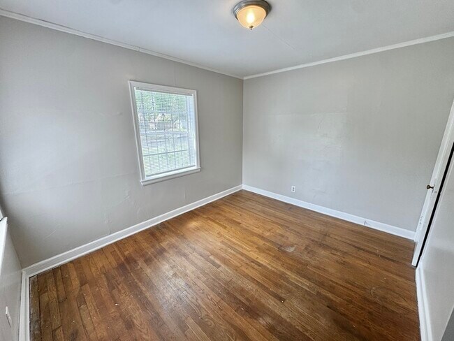Building Photo - 1068 Railton Rd