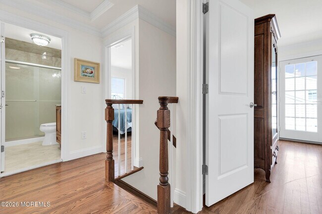 Building Photo - 606 North Blvd