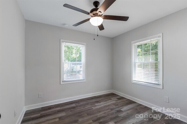 Building Photo - 2237 Ashley Rd