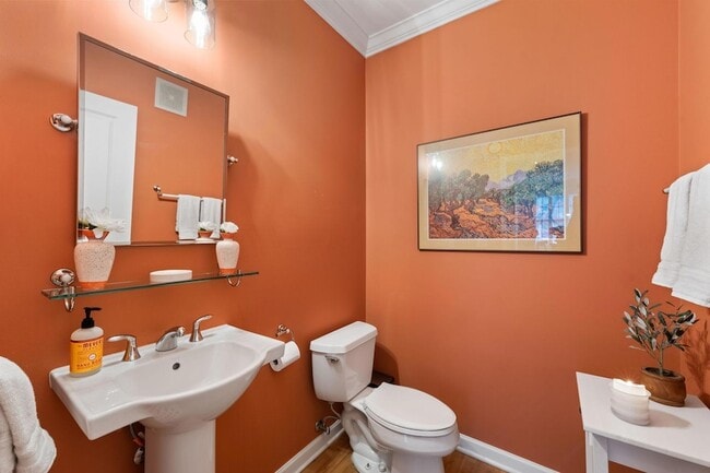 Building Photo - 1008 Portland Ave