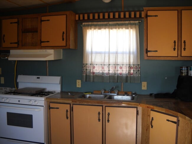 Building Photo - Cute trailer in Golden Acres