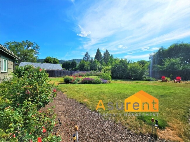 Building Photo - Charming Updated Fully Furnished Rental - $500 Off First Months Rent - All Utilities Included!